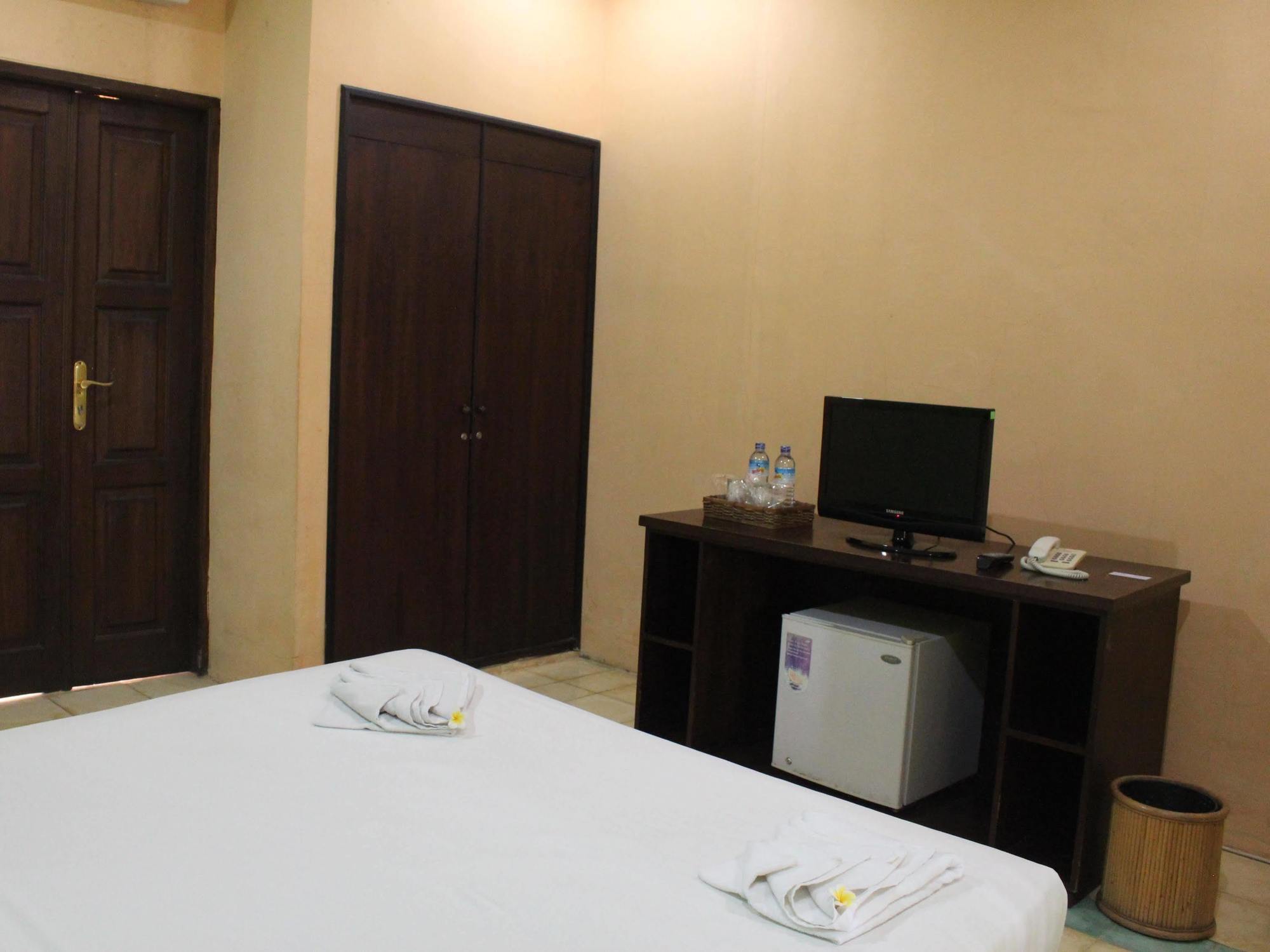 Tastura Beach Hotel Kuta  Exterior foto