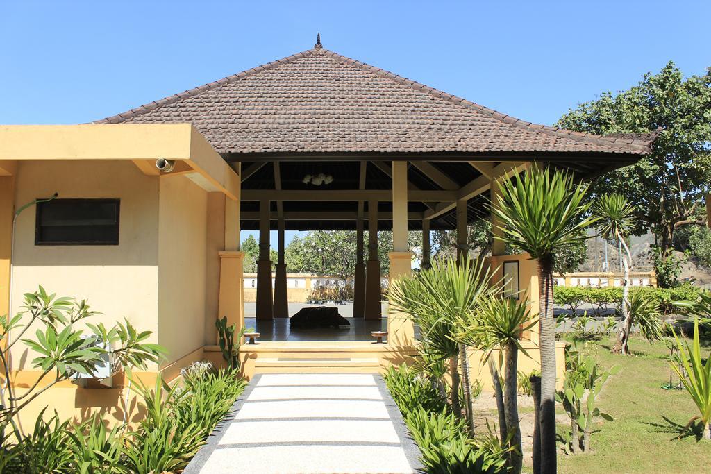 Tastura Beach Hotel Kuta  Exterior foto