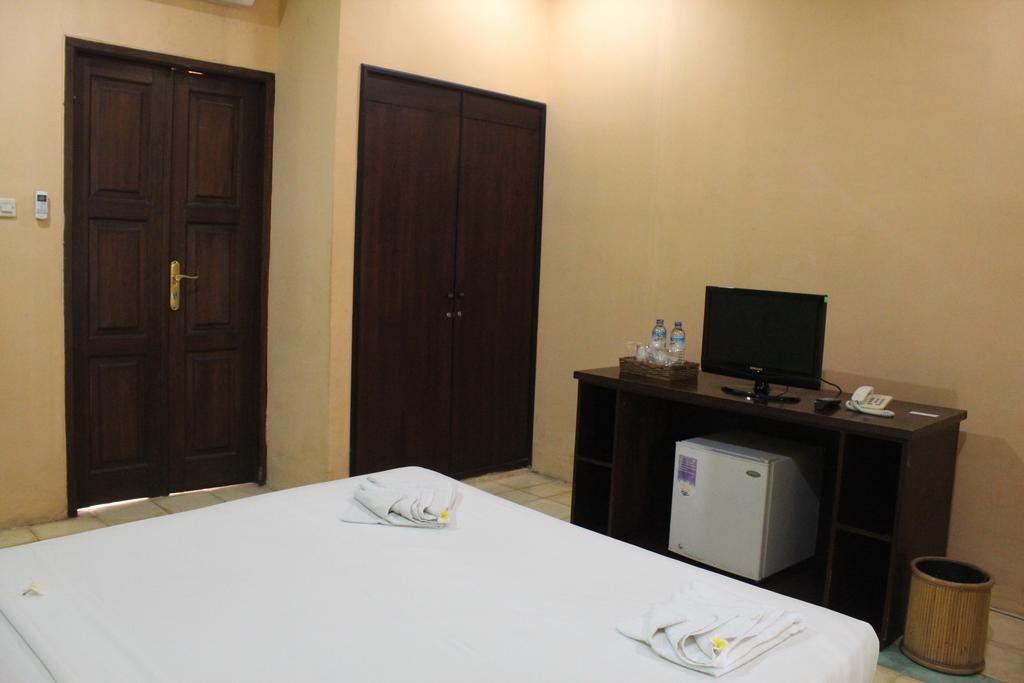 Tastura Beach Hotel Kuta  Exterior foto
