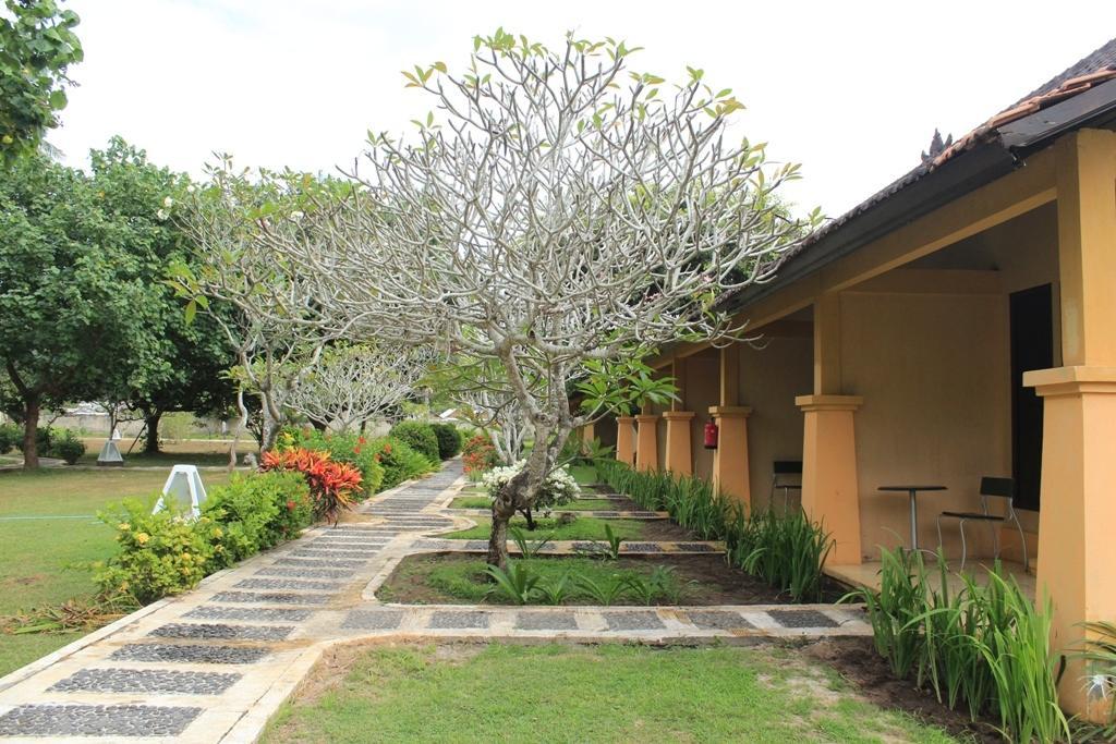Tastura Beach Hotel Kuta  Exterior foto